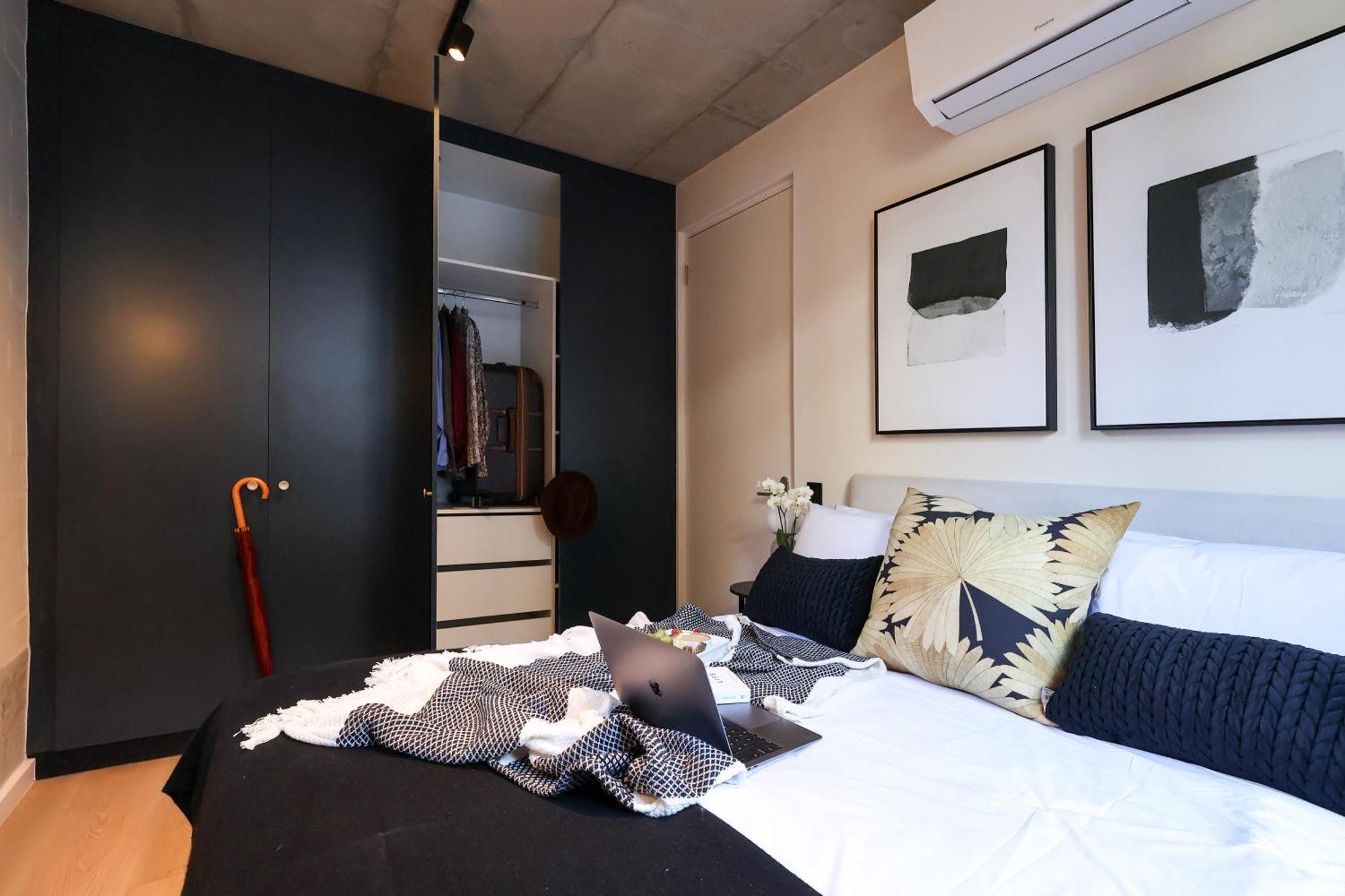 Apartment Three43 On B