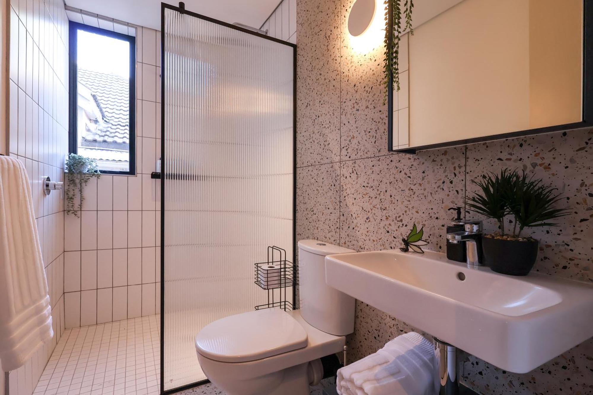Apartment Three43 On B