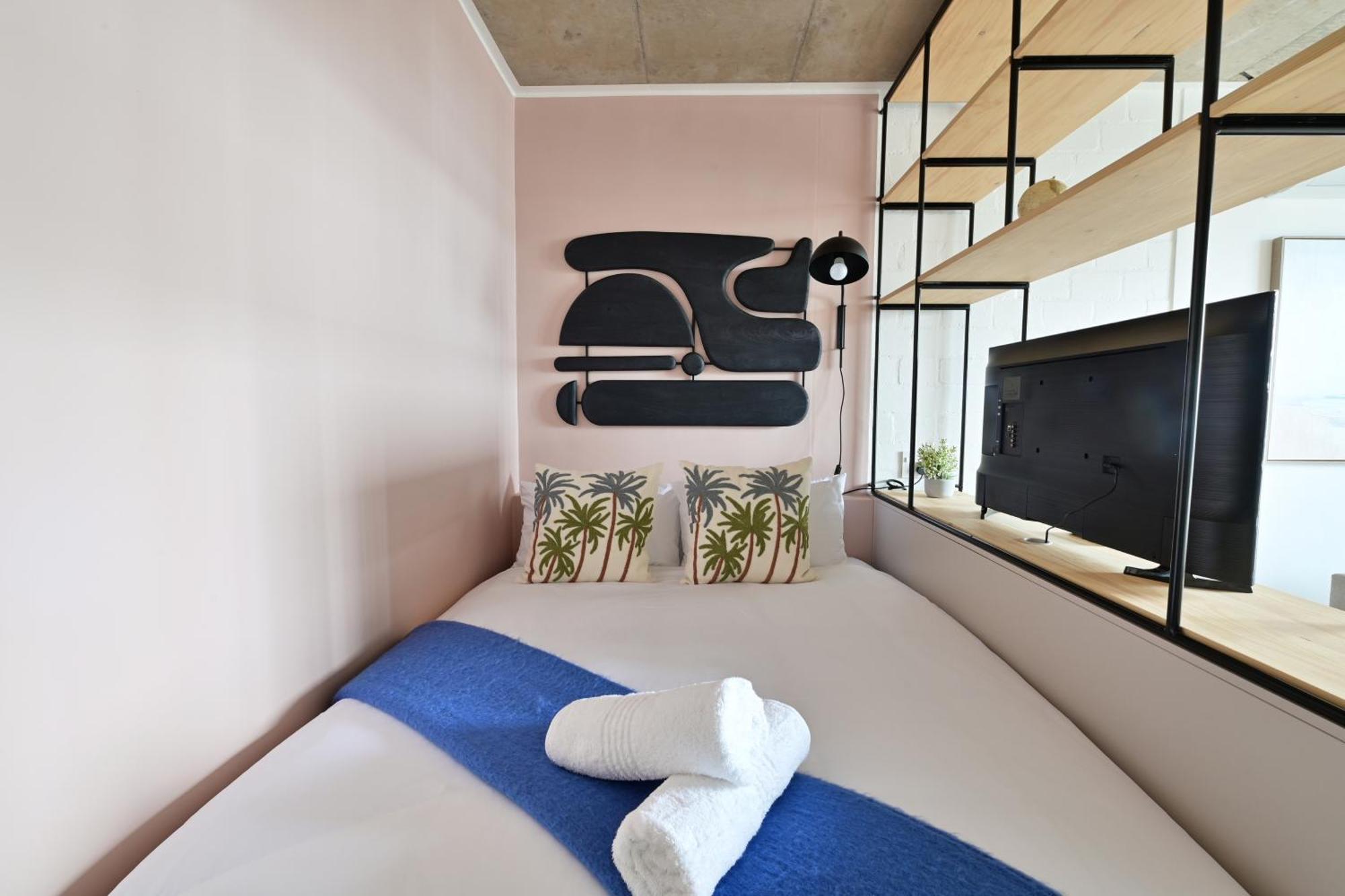 Apartment Three43 On B