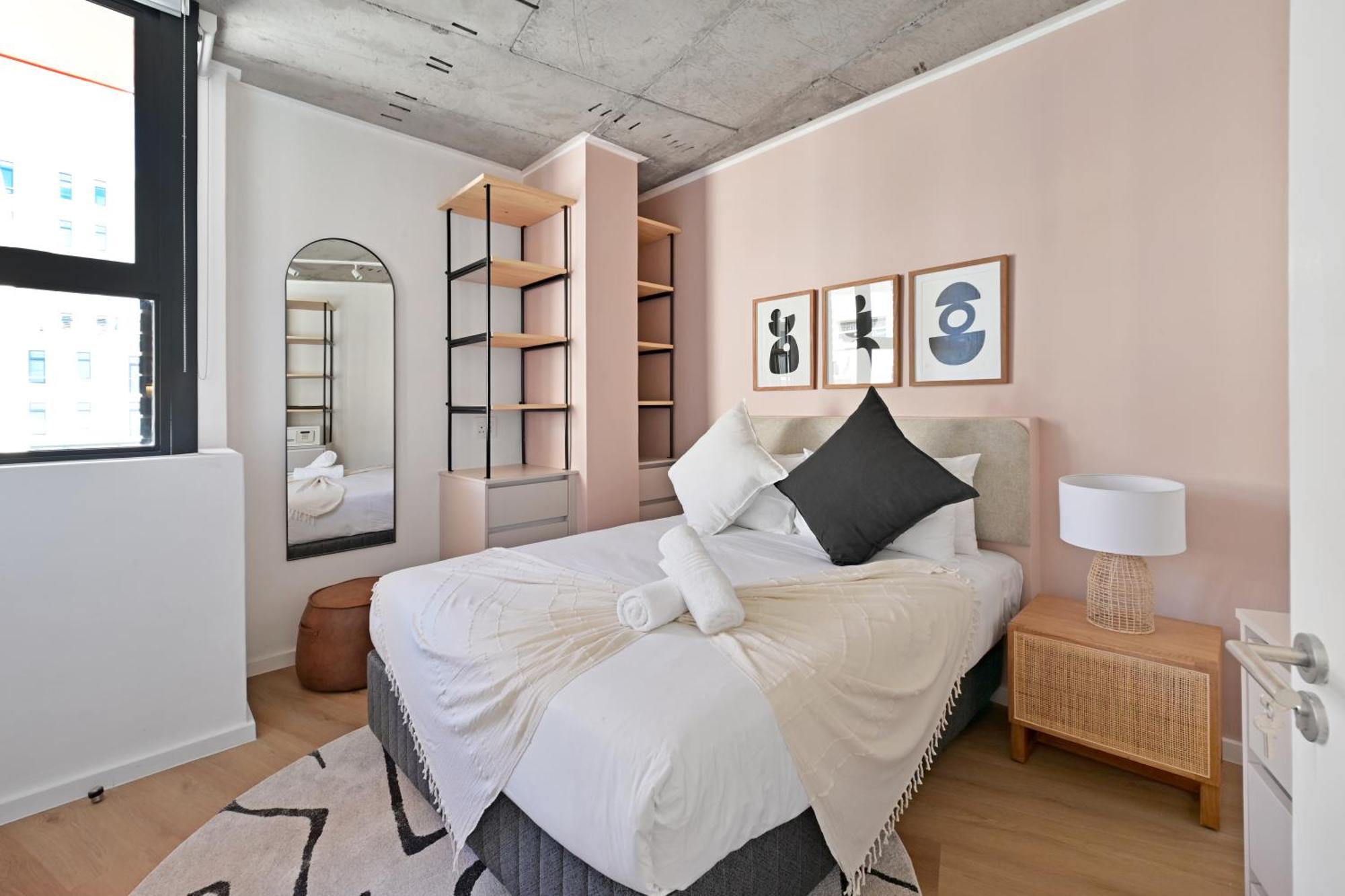 Apartment Three43 On B Cape Town